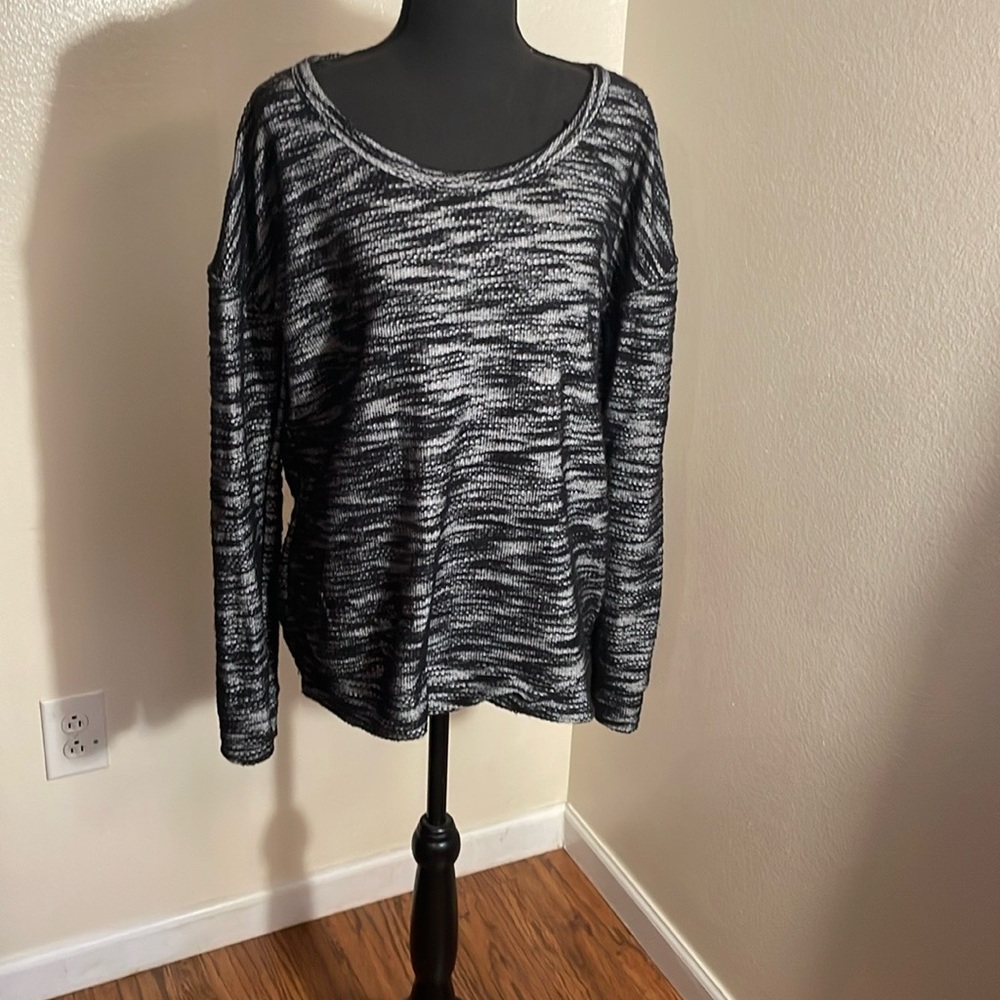 Light weight sweatshirt